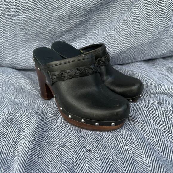 UGG - Kaylee Black Leather Clogs